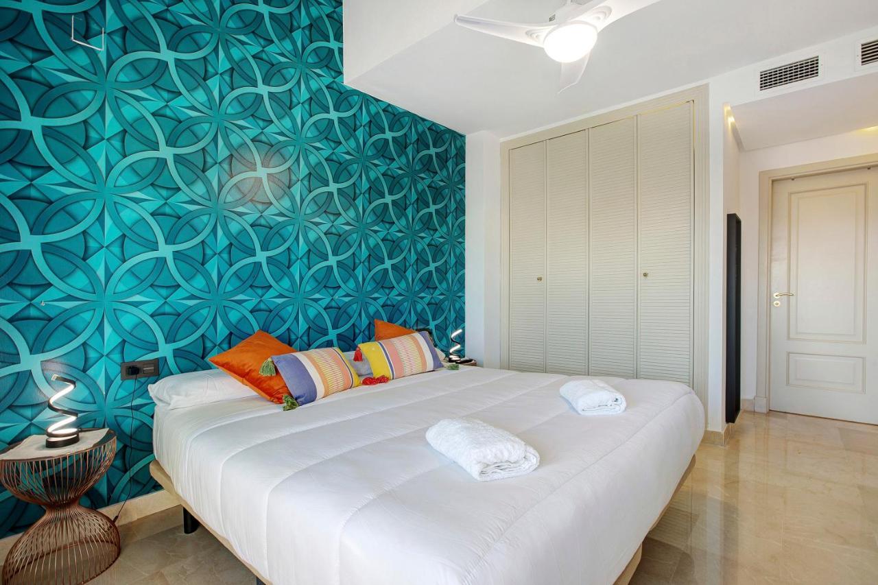 דירות בנאלמדנה Luxury In Puerto Marina מראה חיצוני תמונה
