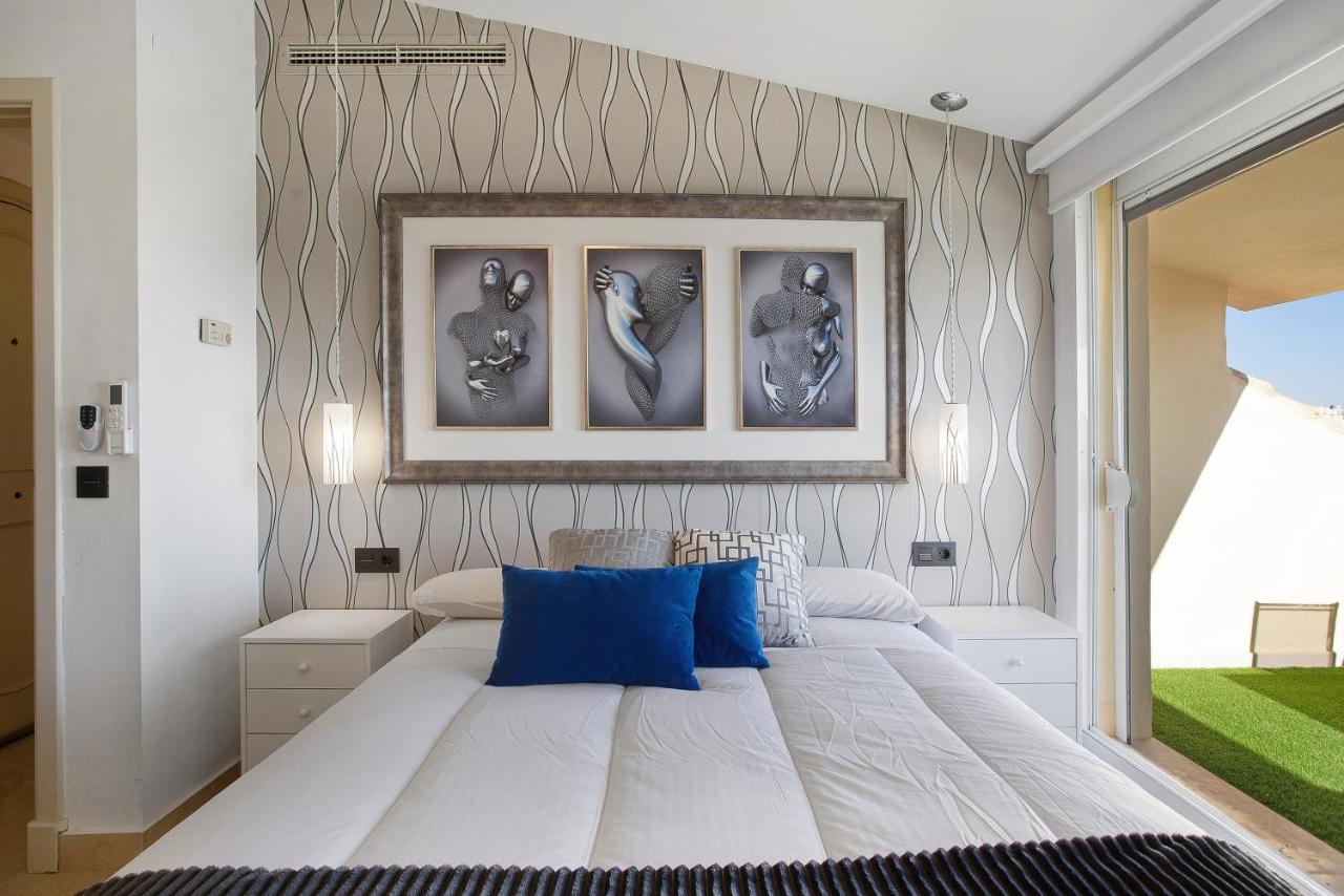 דירות בנאלמדנה Luxury In Puerto Marina מראה חיצוני תמונה
